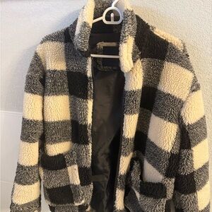 American Eagle Outfitters Black and Cream Sherpa Jacket